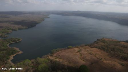 Explorador Sam Cossman sobrevuela los  volcanes de Nicaragua