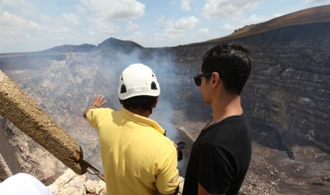 Cossman planifica su descenso hacia el potente lago de lava del Volcán Masaya