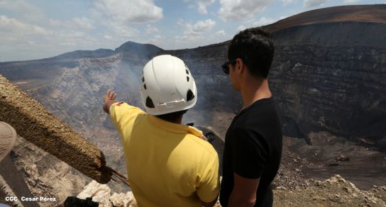 Cossman planifica su descenso hacia el potente lago de lava del Volcán Masaya