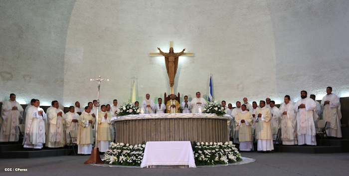 Misa Crismal en Catedral de Managua
