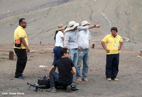 Cossman planifica su descenso hacia el potente lago de lava del Volcán Masaya
