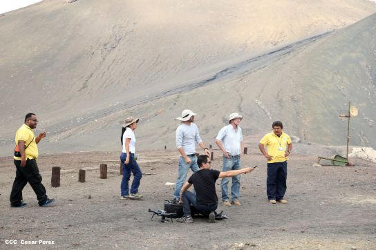 Cossman planifica su descenso hacia el potente lago de lava del Volcán Masaya