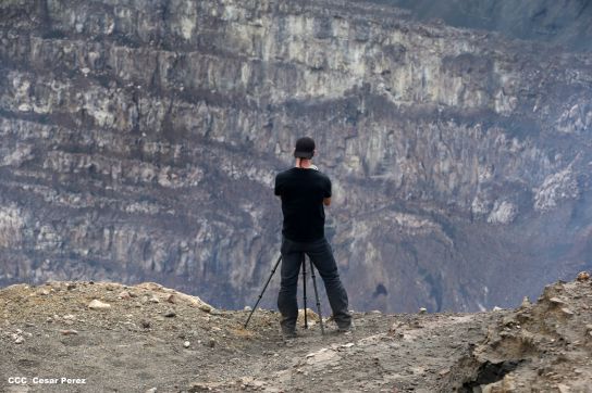 Cossman planifica su descenso hacia el potente lago de lava del Volcán Masaya