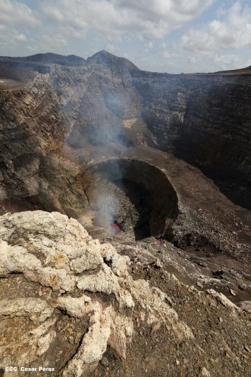 Cossman planifica su descenso hacia el potente lago de lava del Volcán Masaya