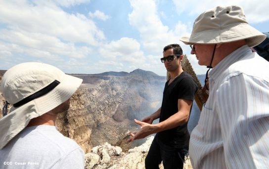 Cossman planifica su descenso hacia el potente lago de lava del Volcán Masaya