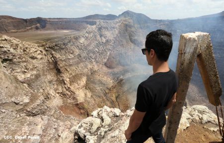 Cossman planifica su descenso hacia el potente lago de lava del Volcán Masaya