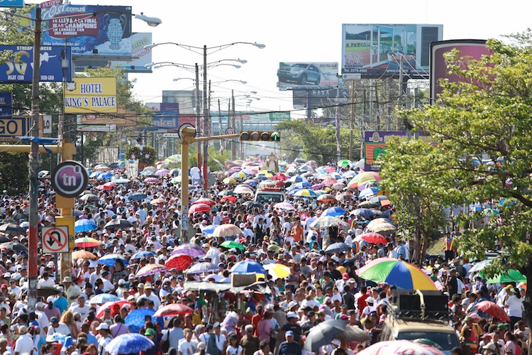 Viacrucis de Viernes Santo en Managua