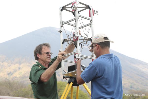 Científicos-expertos de EE.UU realizan monitoreo de mapeo en laderas del volcán San Cristóbal