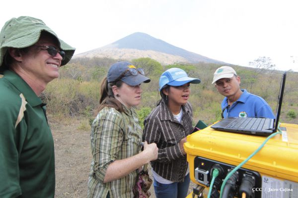 Científicos-expertos de EE.UU realizan monitoreo de mapeo en laderas del volcán San Cristóbal