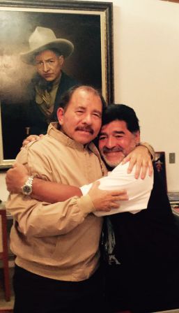 Presidente Daniel recibe a Diego Armando Maradona