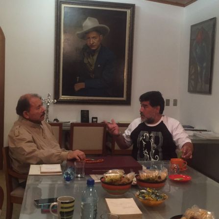 Presidente Daniel recibe a Diego Armando Maradona