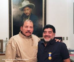 Orden Augusto C. Sandino a Diego Armando Maradona