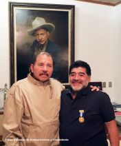 Orden Augusto C. Sandino a Diego Armando Maradona