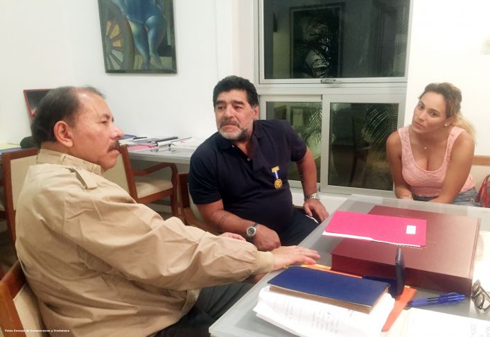 Orden Augusto C. Sandino a Diego Armando Maradona