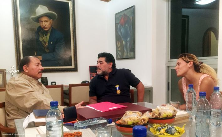 Orden Augusto C. Sandino a Diego Armando Maradona