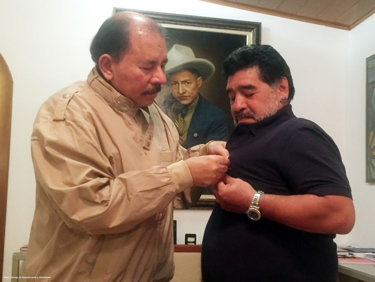 Orden Augusto C. Sandino a Diego Armando Maradona
