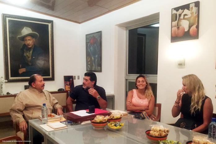 Orden Augusto C. Sandino a Diego Armando Maradona