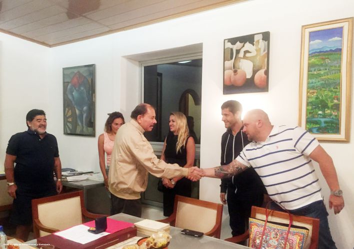 Orden Augusto C. Sandino a Diego Armando Maradona