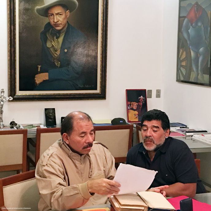 Orden Augusto C. Sandino a Diego Armando Maradona