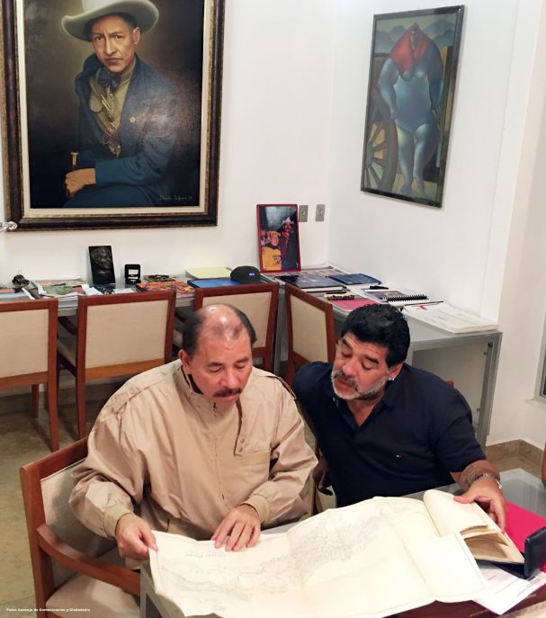 Orden Augusto C. Sandino a Diego Armando Maradona