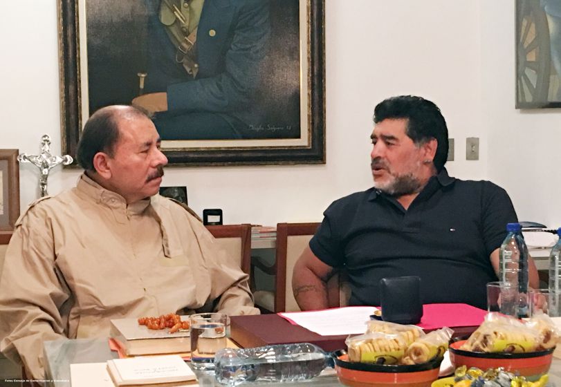 Orden Augusto C. Sandino a Diego Armando Maradona