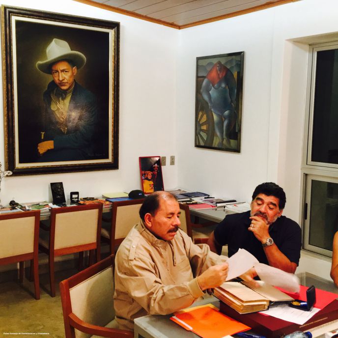 Orden Augusto C. Sandino a Diego Armando Maradona