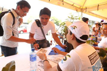 Movimiento Guardabarranco entrega árboles