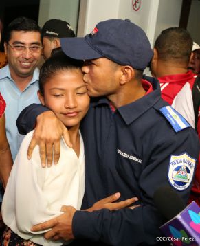 Nicaragua recibe a su Campeón: Román "Chocolatito" González