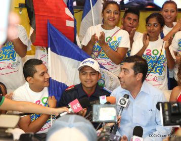 Nicaragua recibe a su Campeón: Román "Chocolatito" González