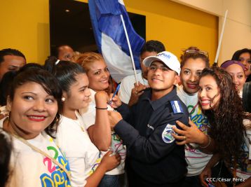 Nicaragua recibe a su Campeón: Román "Chocolatito" González