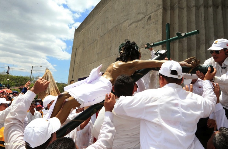 Viacrucis de Viernes Santo en Managua