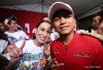 Nicaragua recibe a su Campeón: Román "Chocolatito" González