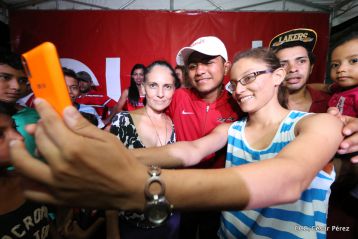 Nicaragua recibe a su Campeón: Román "Chocolatito" González