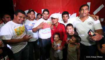 Nicaragua recibe a su Campeón: Román "Chocolatito" González