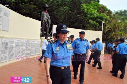 Policía Nacional rinde homenaje a Tomás