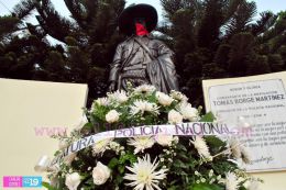 Policía Nacional rinde homenaje a Tomás