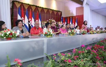 Daniel y Rosario sostienen encuentro con líderes sindicales nicaragüenses en saludo al Día Internacional de los Trabajadores