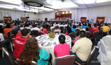 Daniel y Rosario sostienen encuentro con líderes sindicales nicaragüenses en saludo al Día Internacional de los Trabajadores