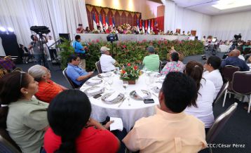 Daniel y Rosario sostienen encuentro con líderes sindicales nicaragüenses en saludo al Día Internacional de los Trabajadores