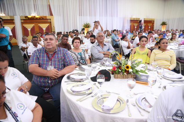 Daniel y Rosario sostienen encuentro con líderes sindicales nicaragüenses en saludo al Día Internacional de los Trabajadores