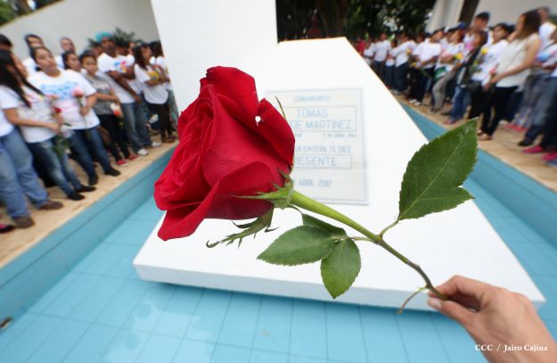 Una Flor para Tomás: Miles de nicaragüenses rinden homenaje al Comandante de la Revolución