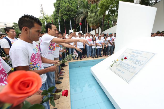 Una Flor para Tomás: Miles de nicaragüenses rinden homenaje al Comandante de la Revolución