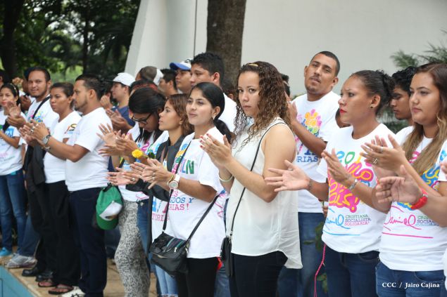 Una Flor para Tomás: Miles de nicaragüenses rinden homenaje al Comandante de la Revolución