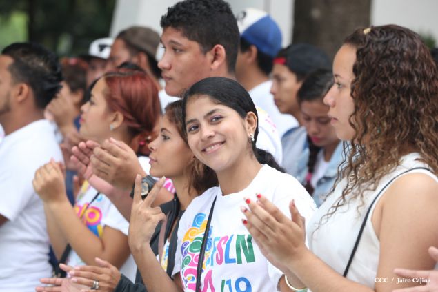 Una Flor para Tomás: Miles de nicaragüenses rinden homenaje al Comandante de la Revolución