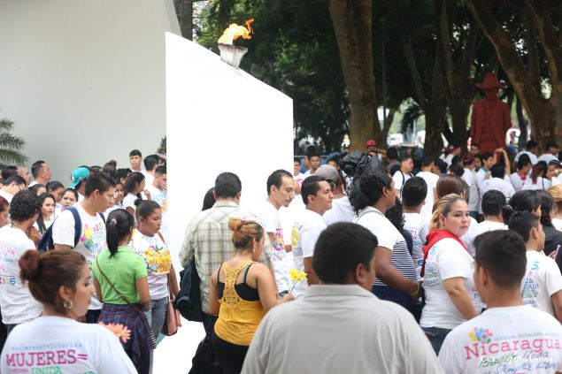 Una Flor para Tomás: Miles de nicaragüenses rinden homenaje al Comandante de la Revolución