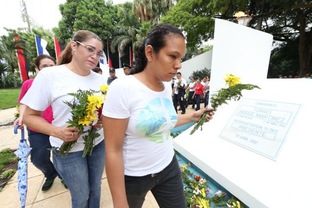 Una Flor para Tomás: Miles de nicaragüenses rinden homenaje al Comandante de la Revolución