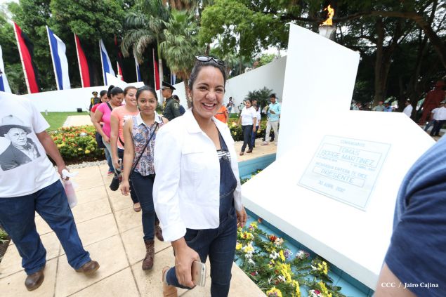 Una Flor para Tomás: Miles de nicaragüenses rinden homenaje al Comandante de la Revolución