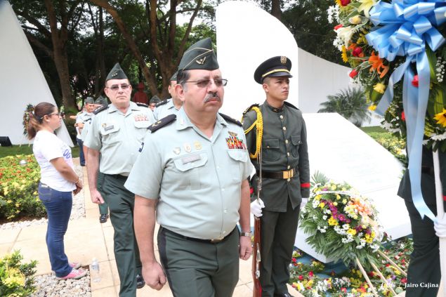 Una Flor para Tomás: Miles de nicaragüenses rinden homenaje al Comandante de la Revolución