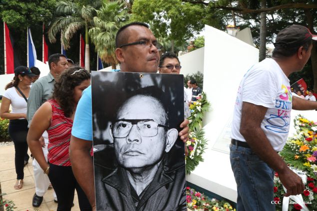 Una Flor para Tomás: Miles de nicaragüenses rinden homenaje al Comandante de la Revolución