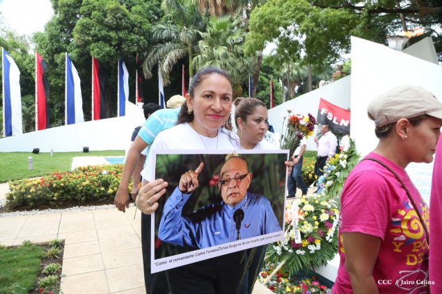 Una Flor para Tomás: Miles de nicaragüenses rinden homenaje al Comandante de la Revolución